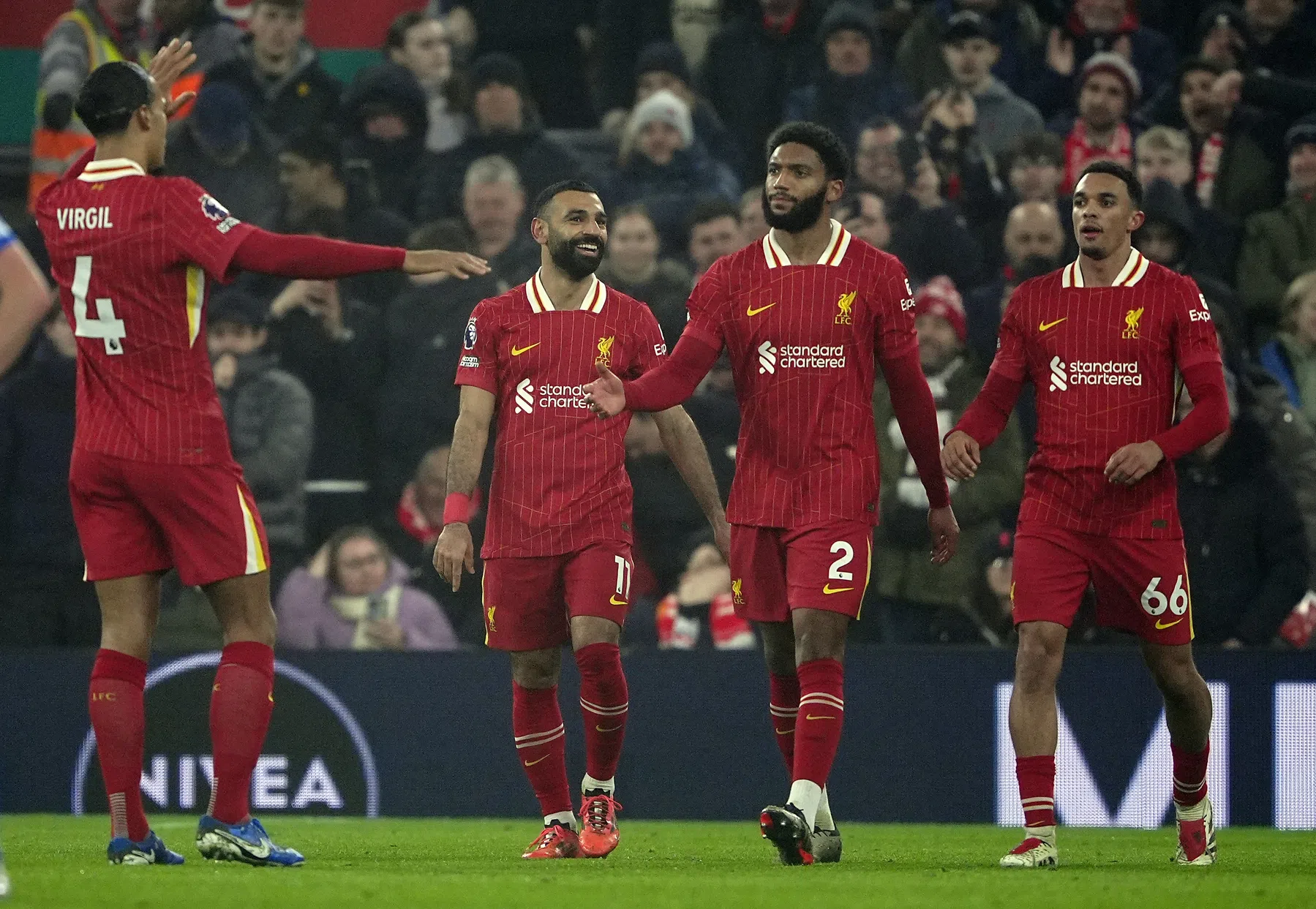 Salah looft Gakpo en droomt hardop van titel: 'Het voelt anders dit jaar'