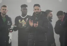 Thumbnail for article: Amorim beschermt Onana na wéér een tegengoal uit een spelhervatting