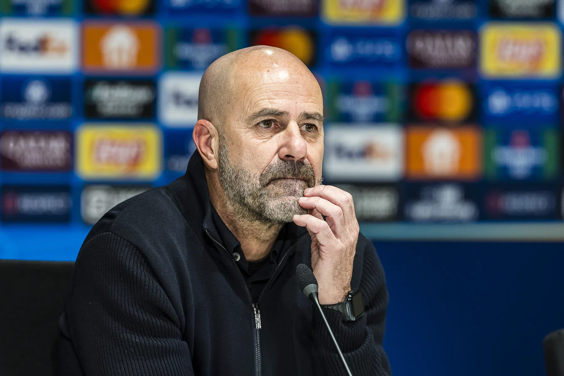 Bosz: 'Als ze dan begonnen te lachen, schopte ik zo iemand onder zijn knie'