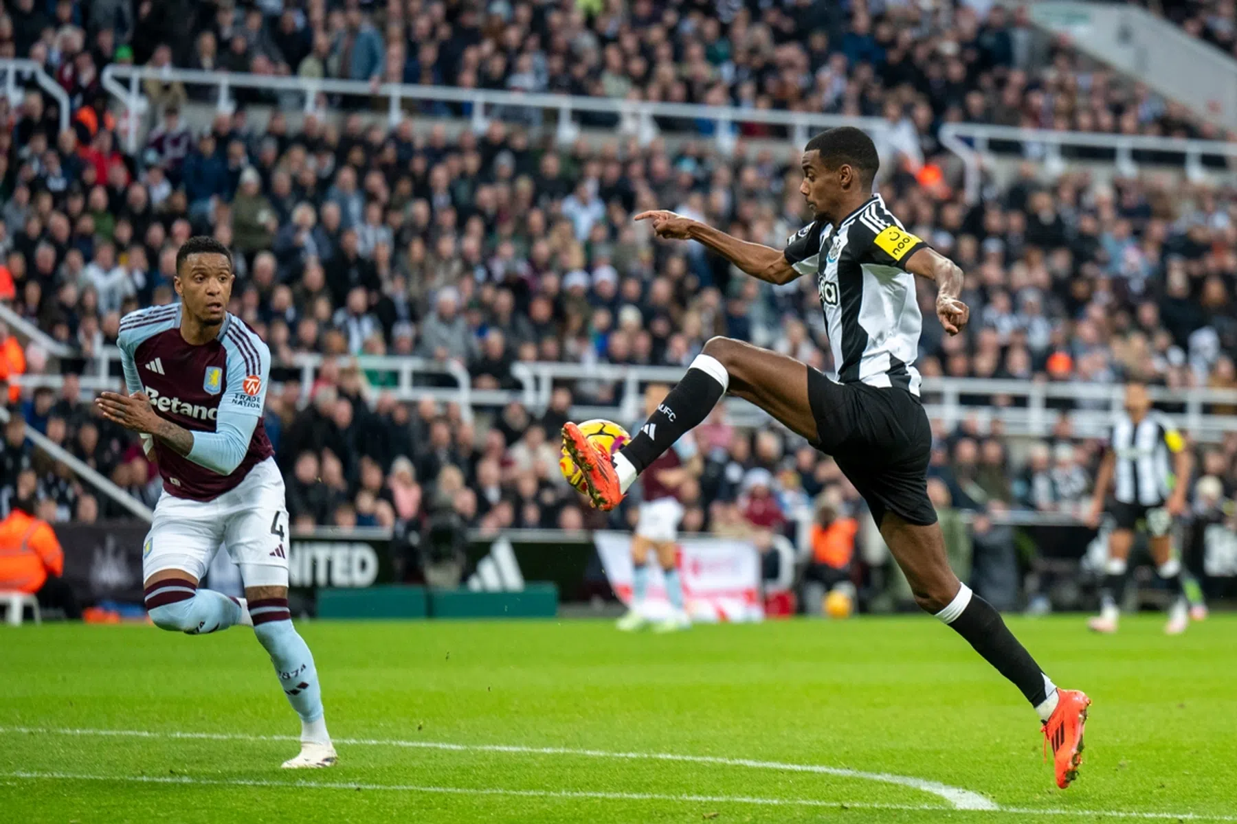 Isak nog een hattrick verwijderd van evenaring record Shearer