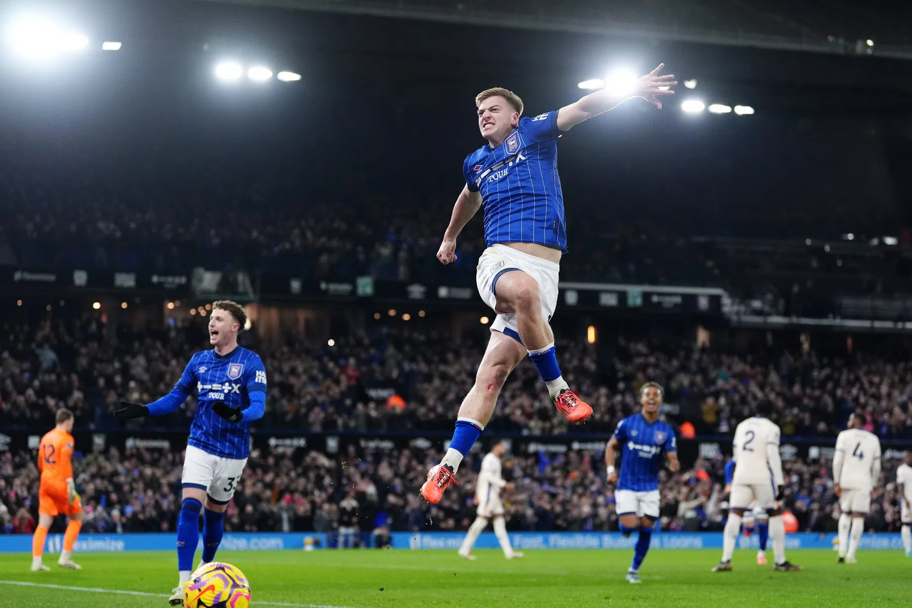 Hutchinson haalt zijn gram: Chelsea lijkt strijd om Engelse landstitel te verlaten 