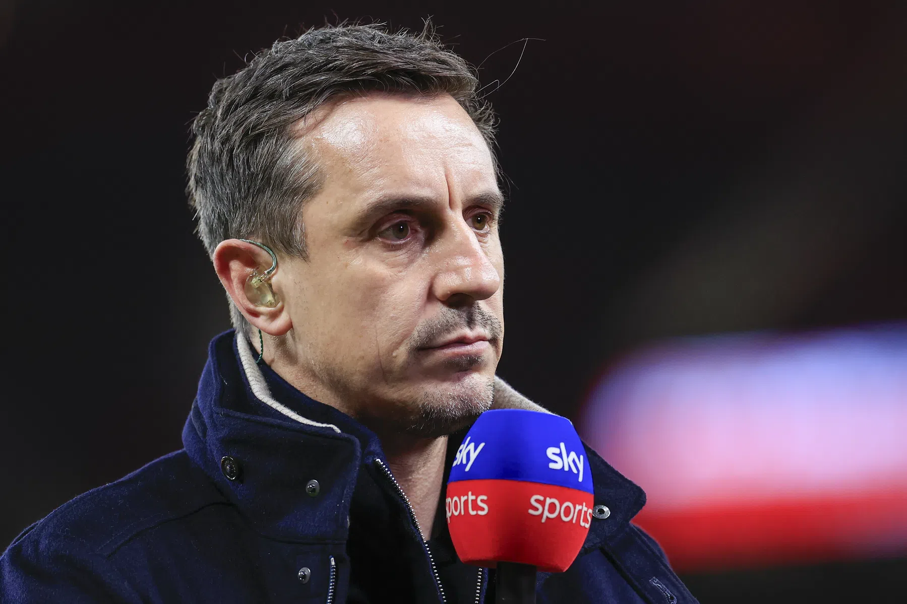 Neville 'shocked' door onder meer De Ligt en Zirkzee: 'Kerkhof voor spelers'