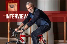 Thumbnail for article: Eric Gerets voert een strijd die niet te winnen is, maar De Leeuw vecht door 