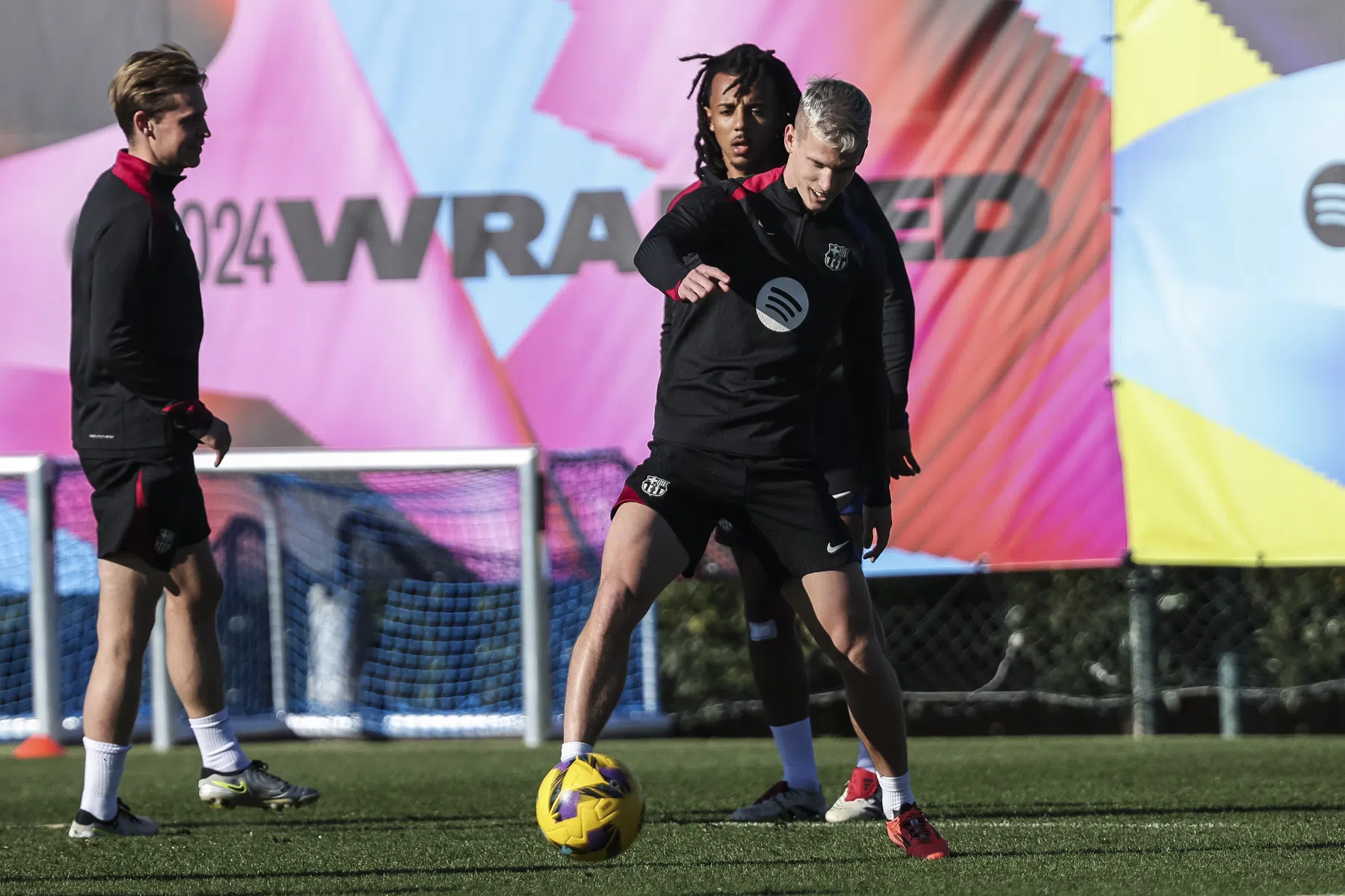 Dani Olmo-soap in Barcelona: niet ingeschreven, wel op het trainingsveld