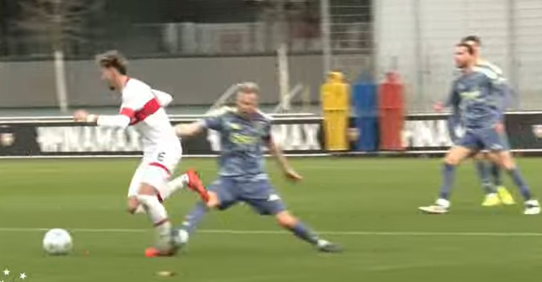 Klaassen pakt lelijke rode kaart in oefenduel, maar mag blijven staan