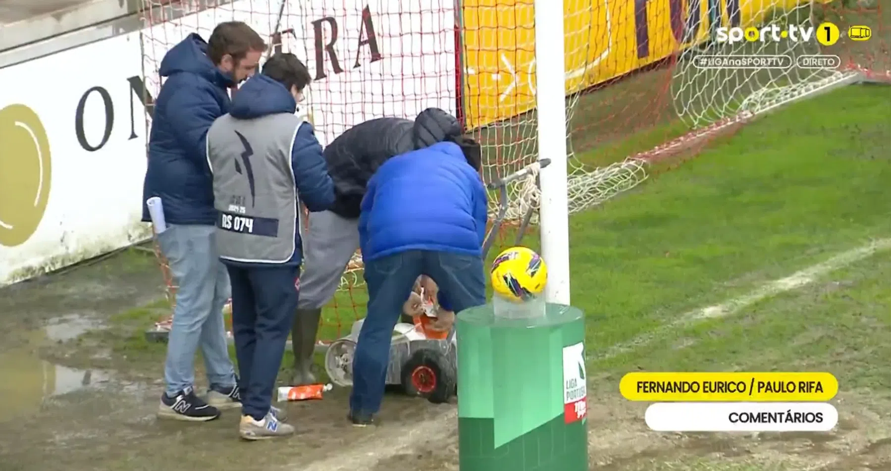 Portugese club vindt originele oplossing voor gebrek aan verf of krijt