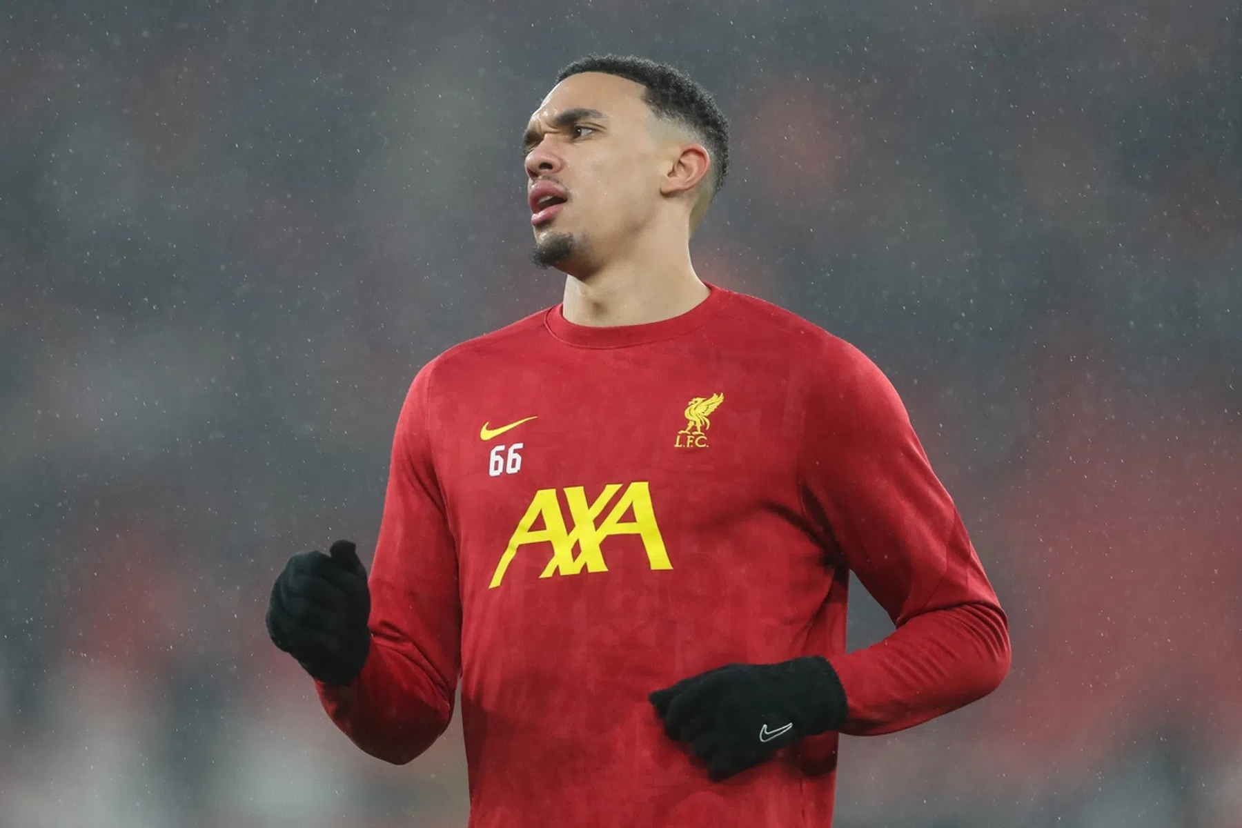 Slot sprak met Alexander-Arnold: 'Als hij goed speelt, hoor je daar niemand over'