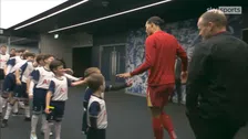 Thumbnail for article: Jonge Spurs-supporter smeekt Van Dijk: 'Kom naar Tottenham!'
