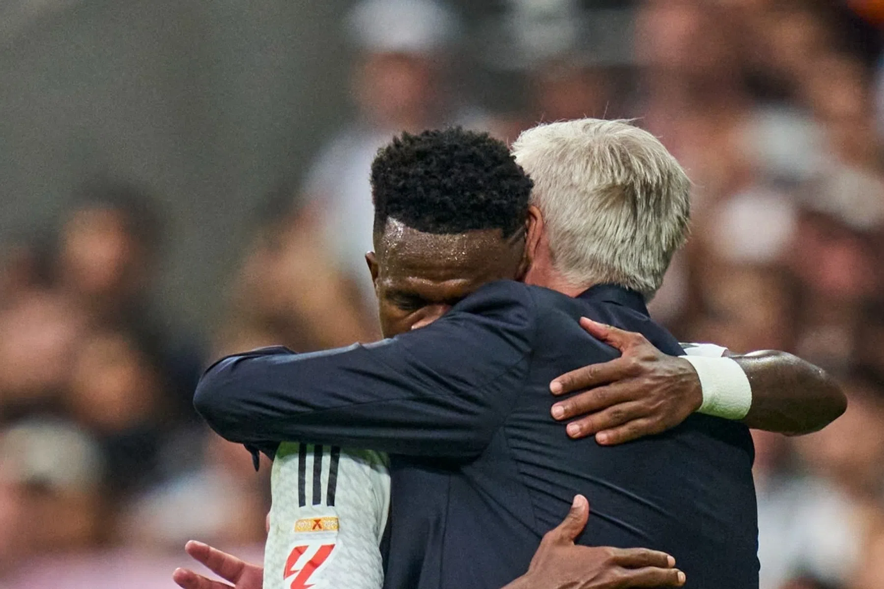 Ancelotti spreekt zich uit tegen schorsing Vinícius