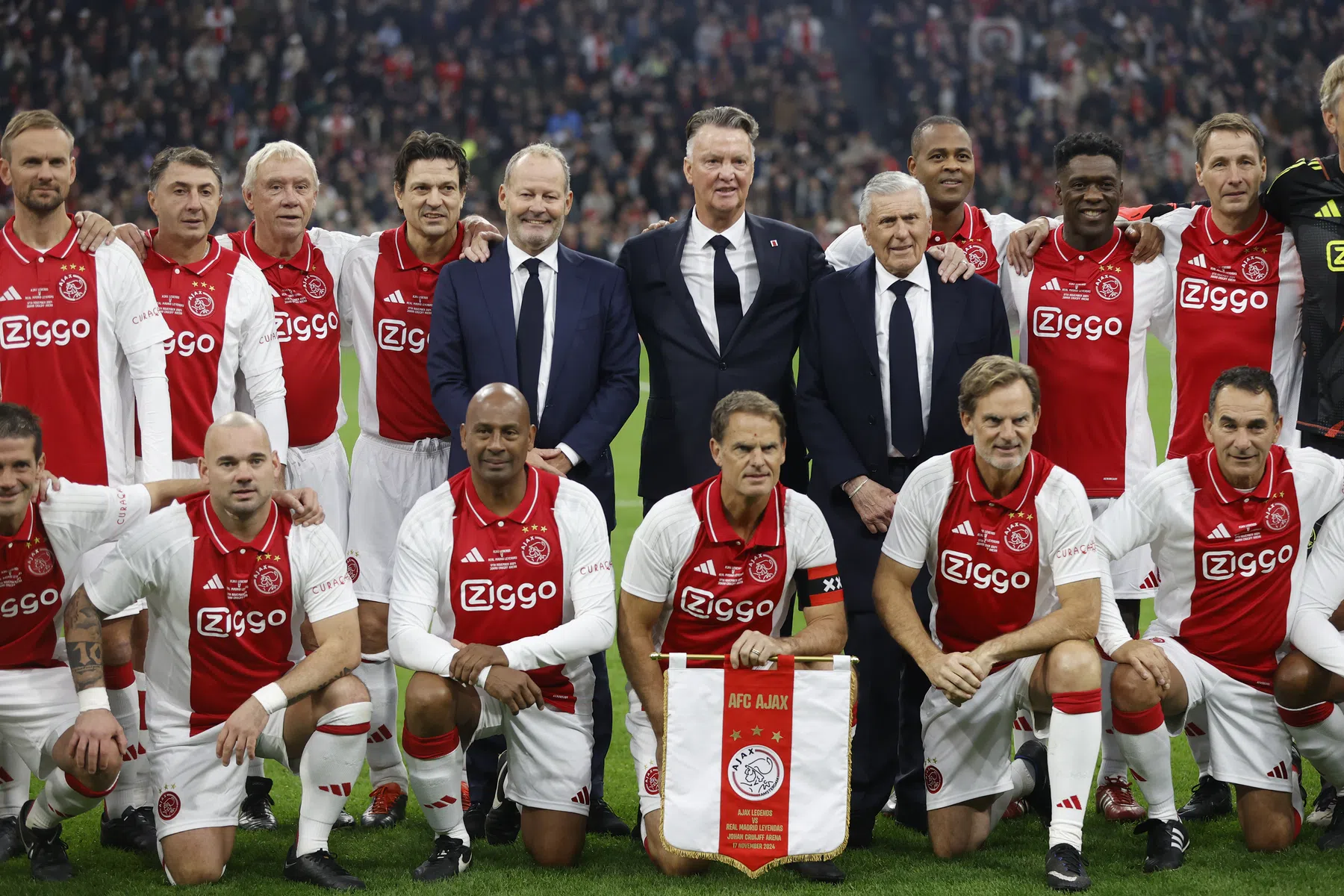 De Boer: 'Fantastisch dat kennis en ervaring van Van Gaal weer bij de club is'