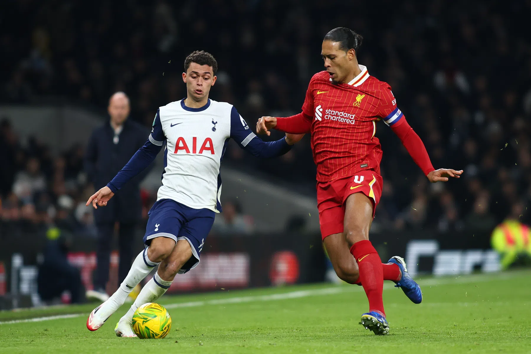 Arbitrage haalt bloed onder de nagels van Van Dijk vandaan: 'Het was een vergissing'