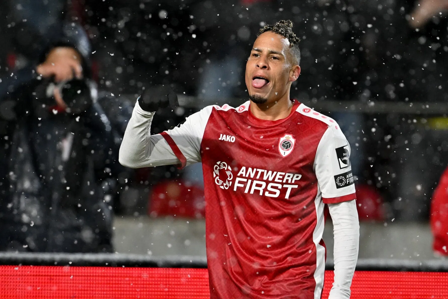 Uitblinkende Nederlanders bezorgen Antwerp plek in halve finale