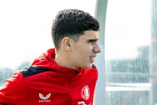 Thumbnail for article: Van Persie verlengt bij Feyenoord: 'Trots om dit shirt te dragen'