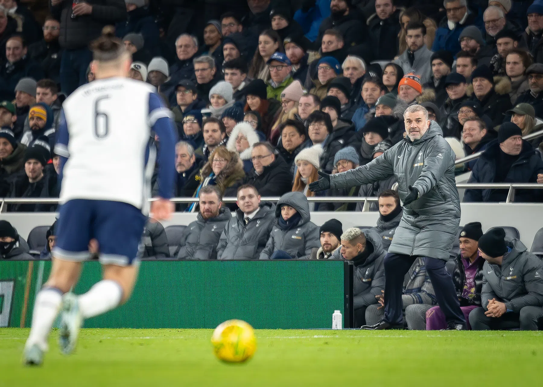 Postecoglou legt uit waarom Bergvall géén rood kreeg