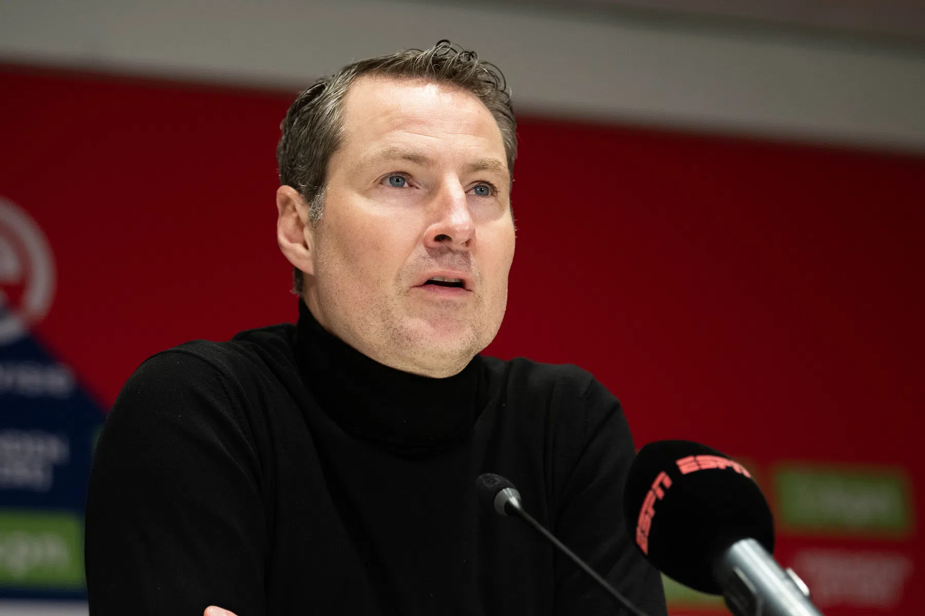 Priske doet persconferentie al in het Nederlands