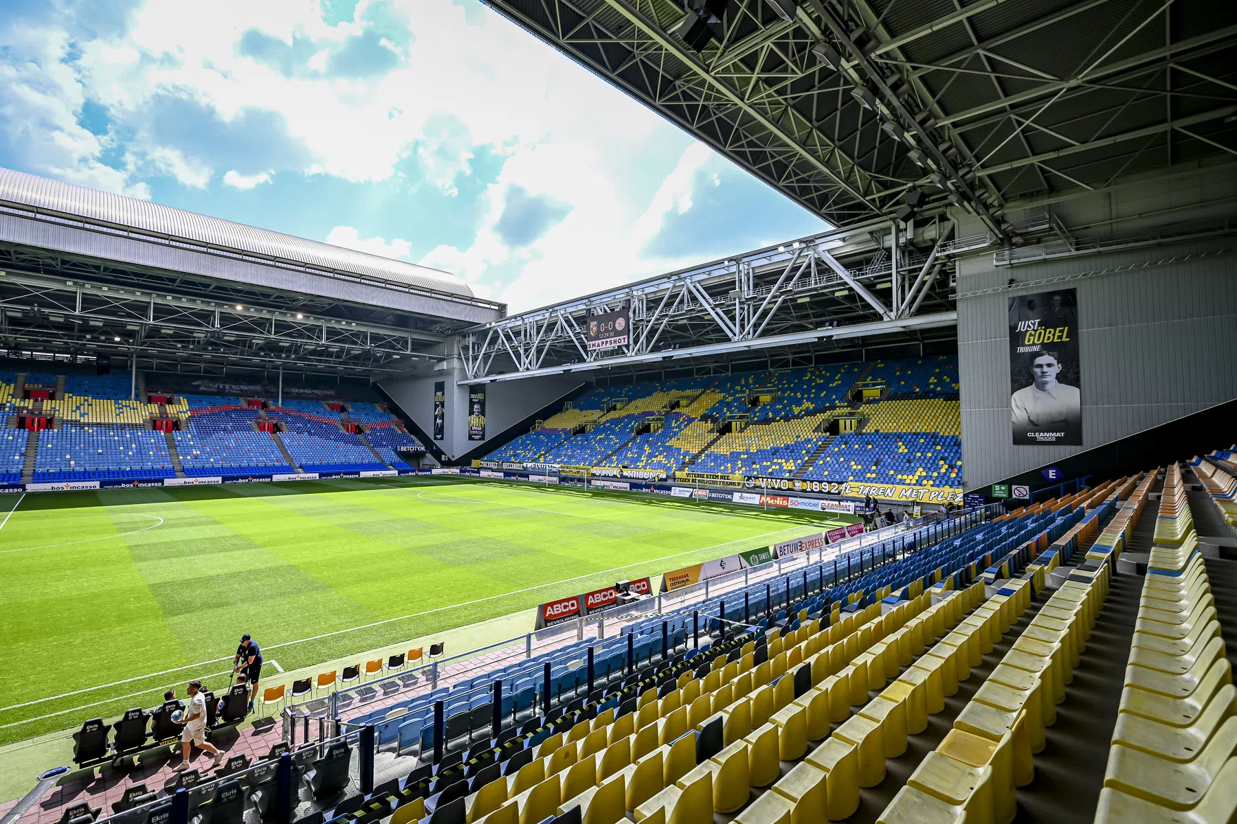 Vitesse grijpt in: riante beloningen voor commissarissen verleden tijd