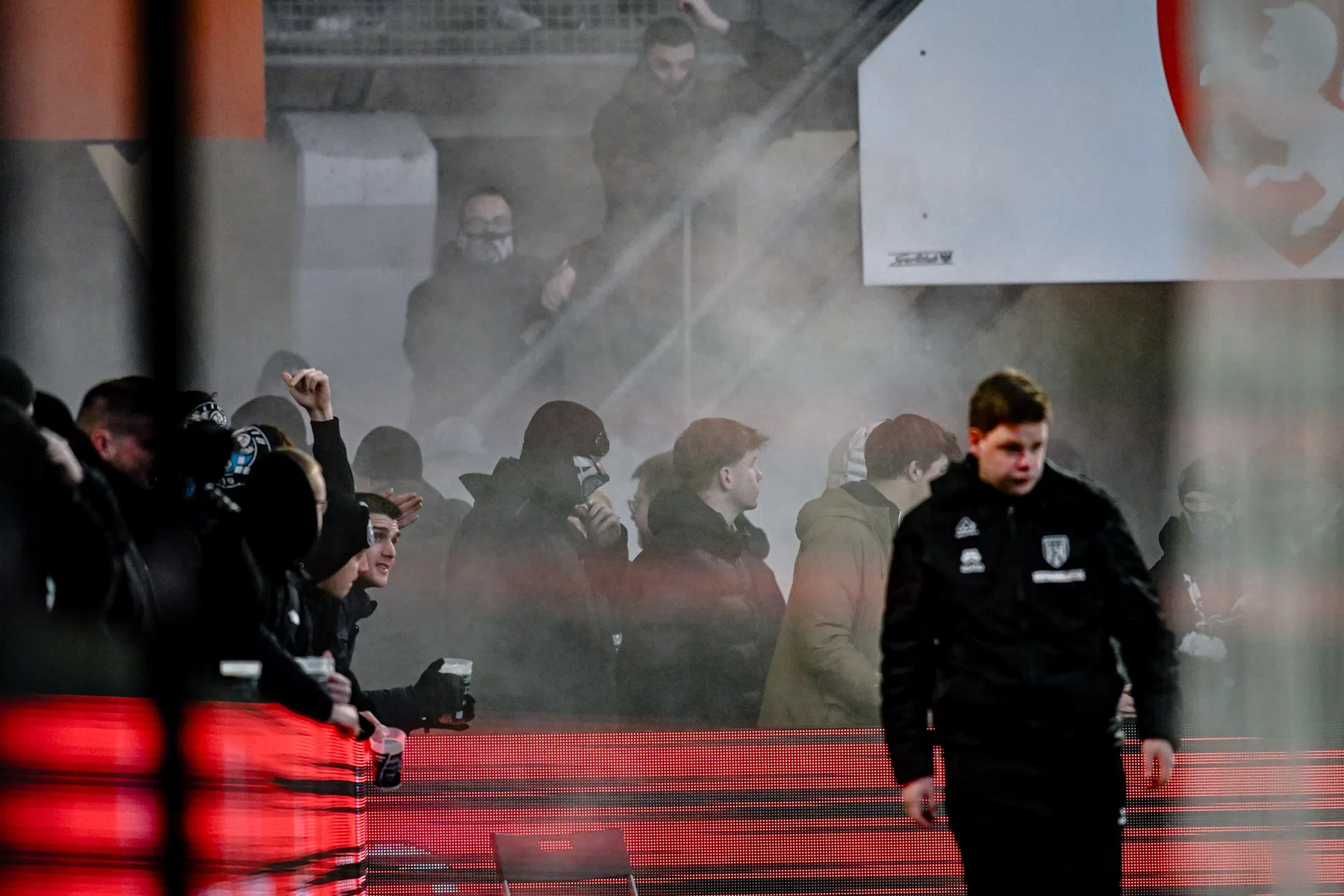 Vuurwerkvandalisme Heracles nog niet afgelopen: duel met Sparta gestaakt