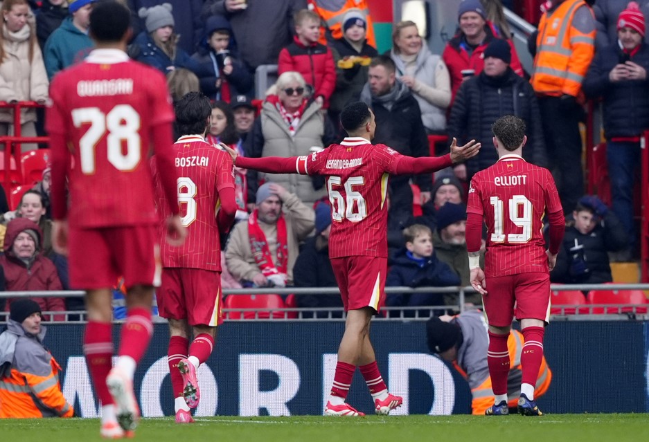 Liverpool met minimale inspanning verder op sprookjesdag Accrington