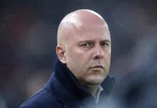 Thumbnail for article: Slot prijst piepjonge debutant en ziet Alexander-Arnold zich revancheren