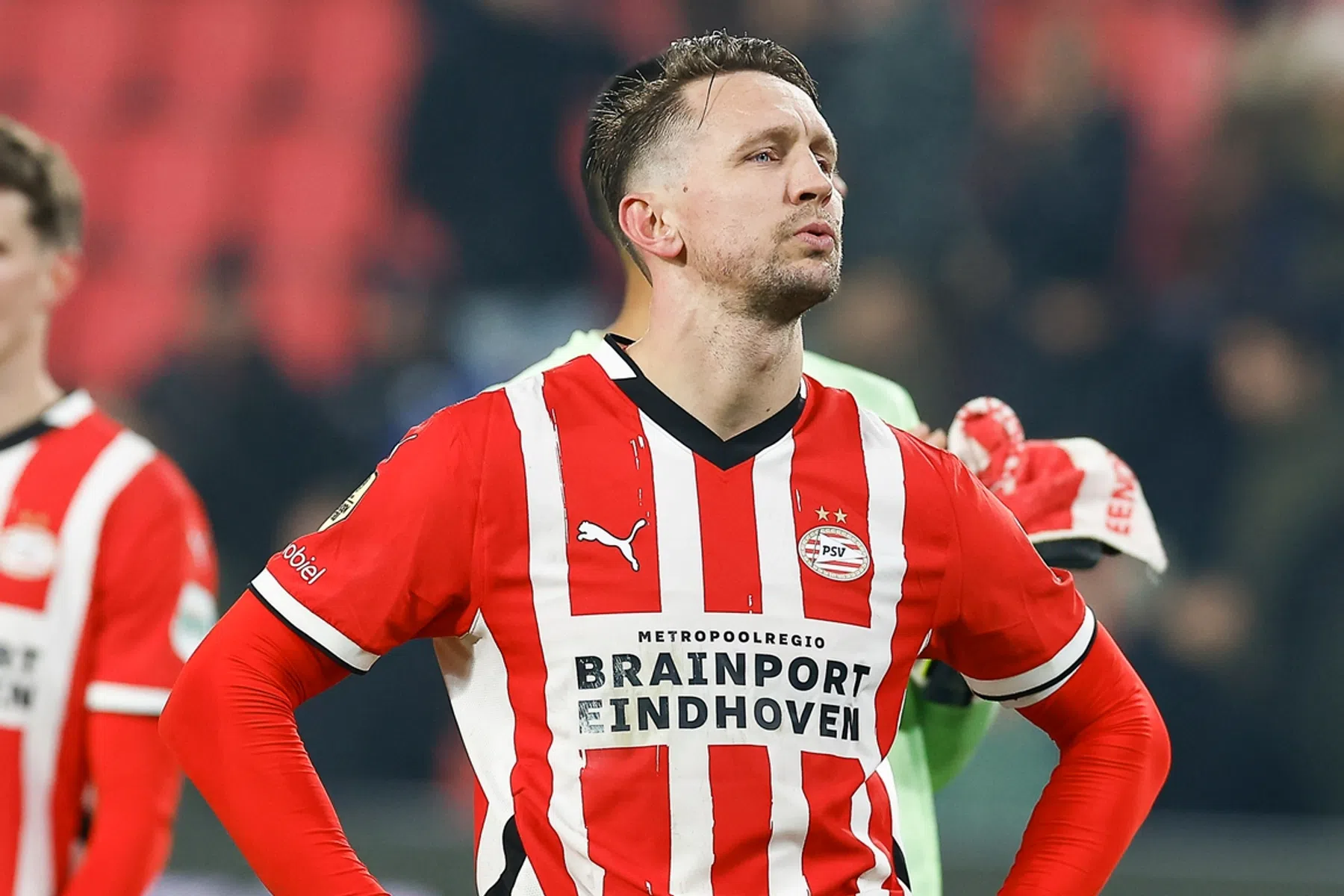 De Jong zichtbaar geïrriteerd: 'Ik baal verschrikkelijk'