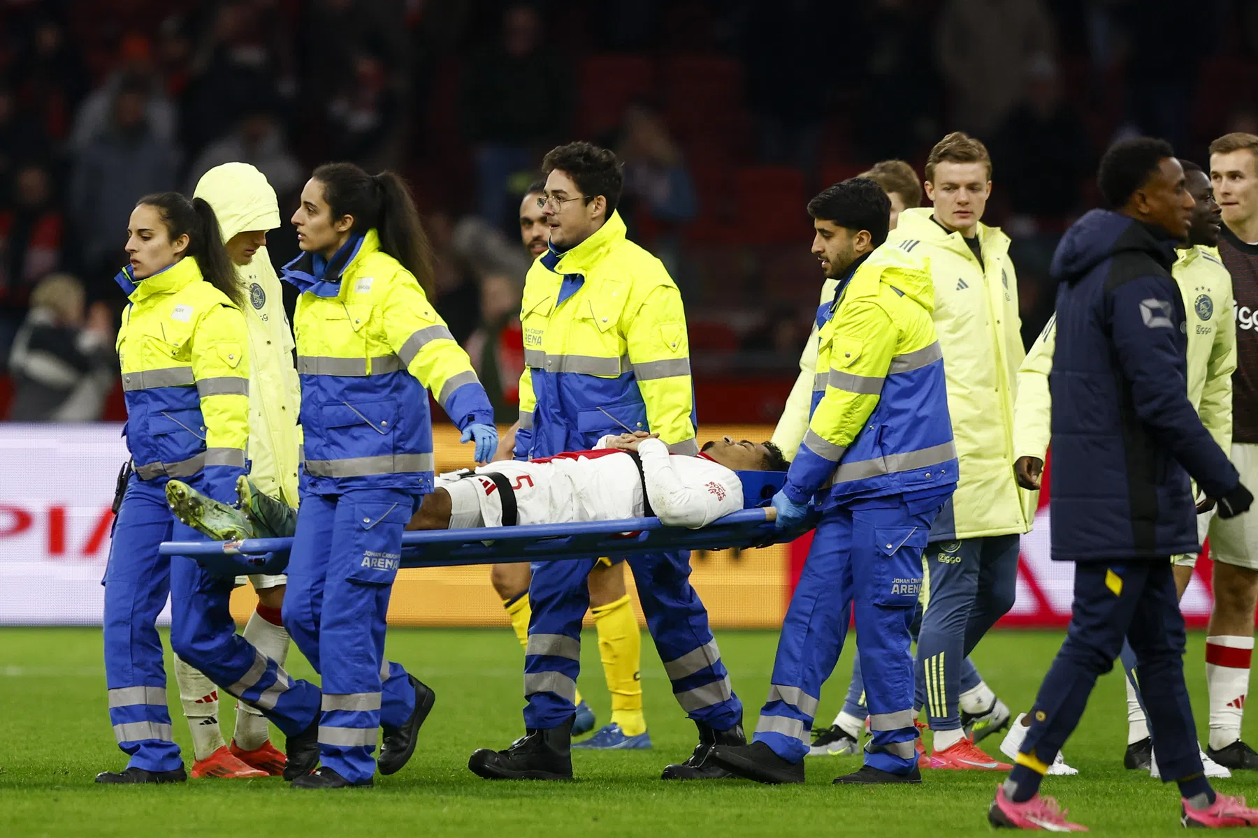 Farioli geeft update over per brancard van het veld gehaalde Wijndal