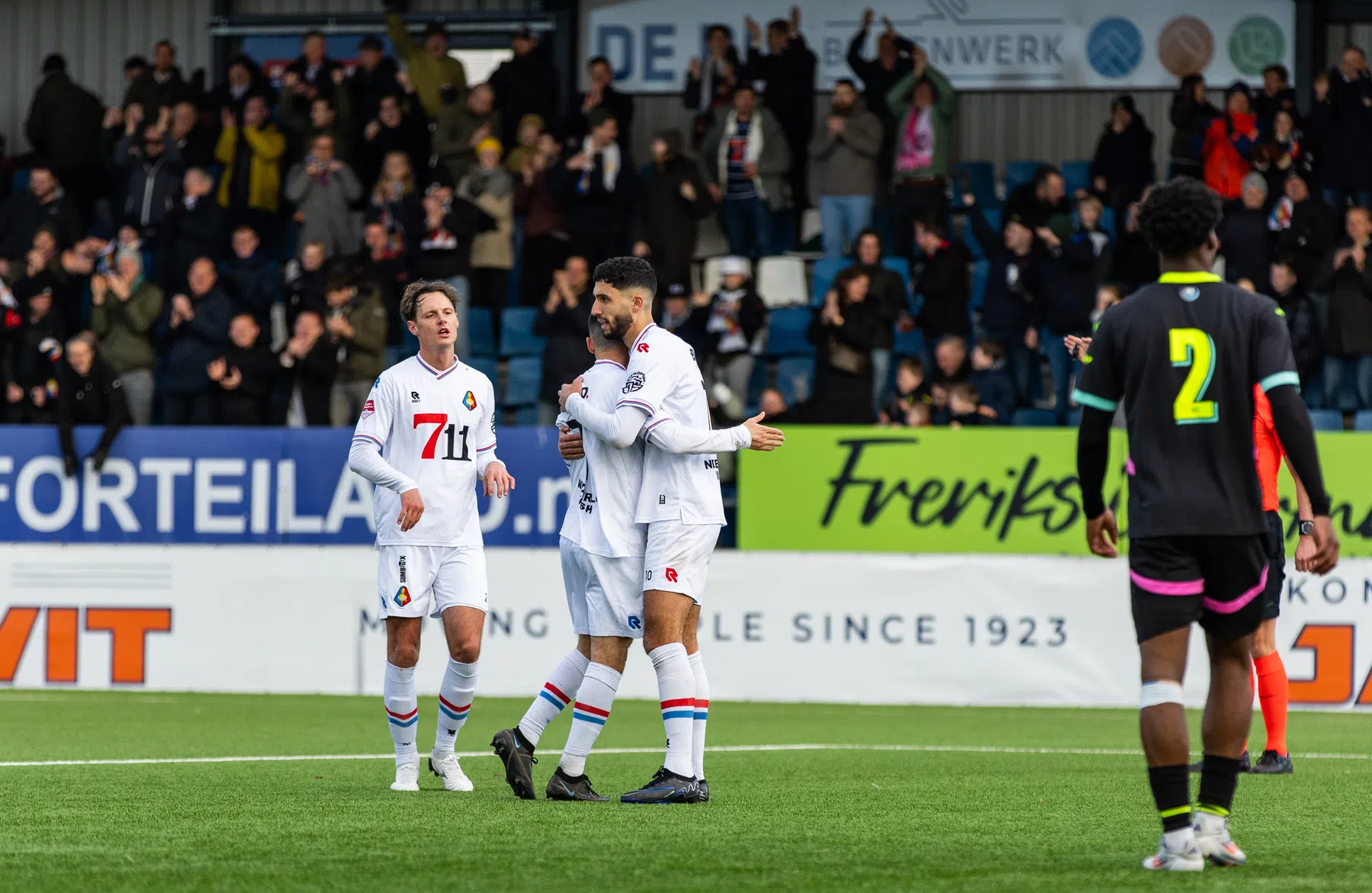 Populaire Eddahchouri zet zichzelf opnieuw in de spotlights tegen Jong PSV