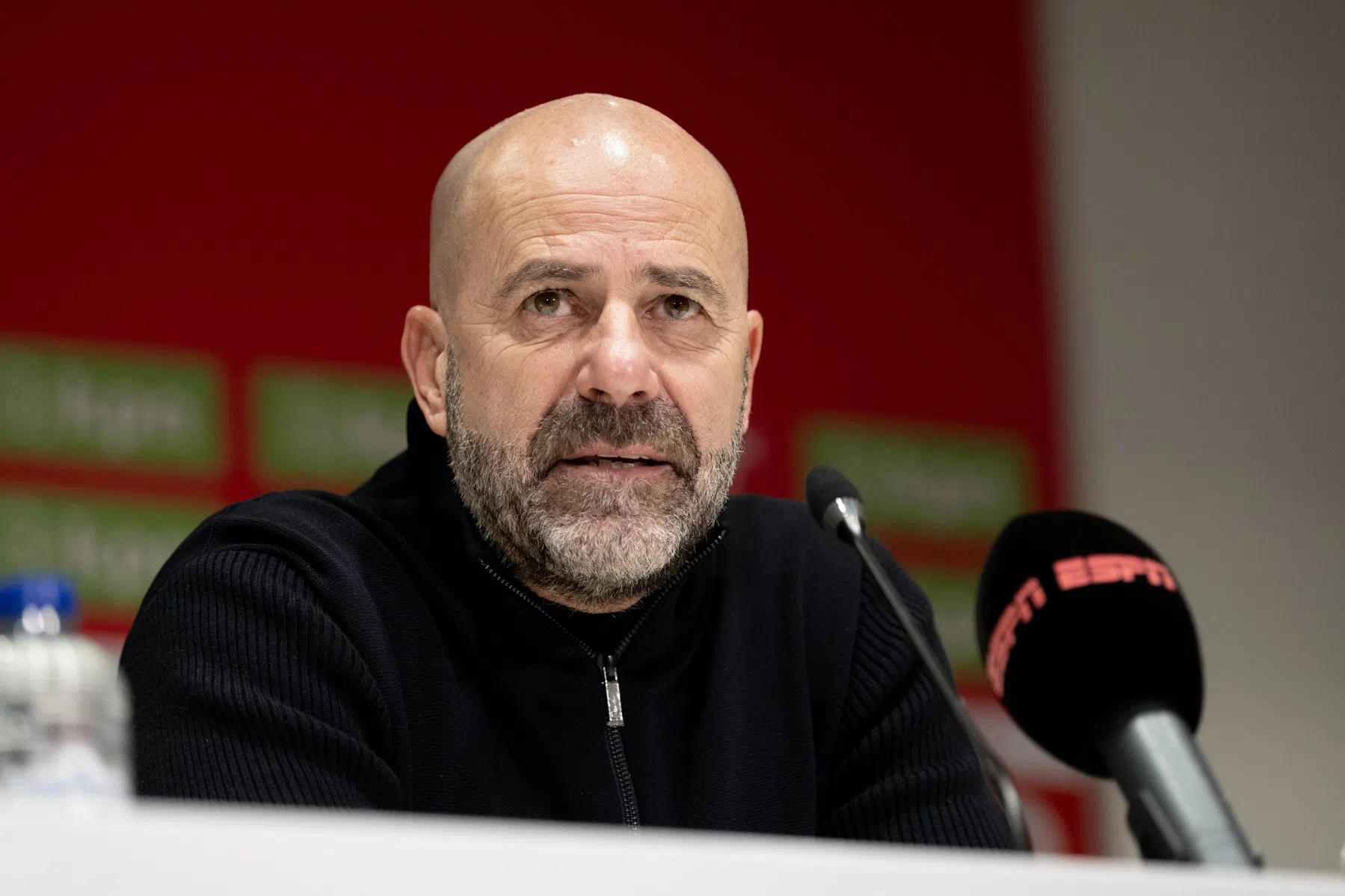 Bosz legt uit wat er misging tegen AZ: 'Wat heb ik een moeilijk vak, hè'