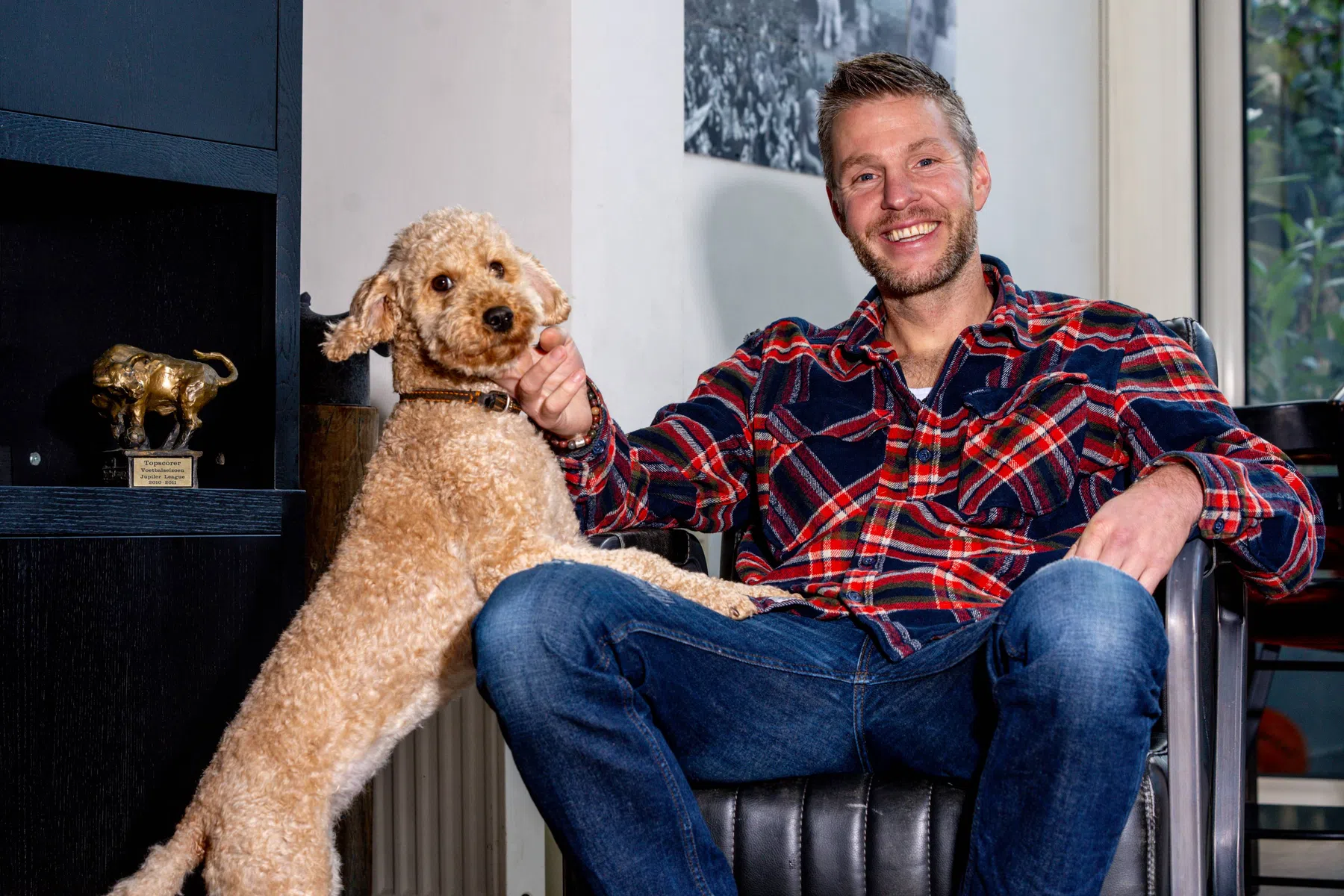 De man van de achtklapper zocht en vond zichzelf