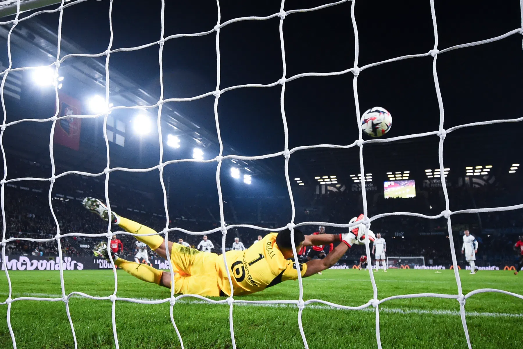 'Monsieur penalties' Rulli daagt PSG uit: 'Ik ben niet bang om dat te zeggen'