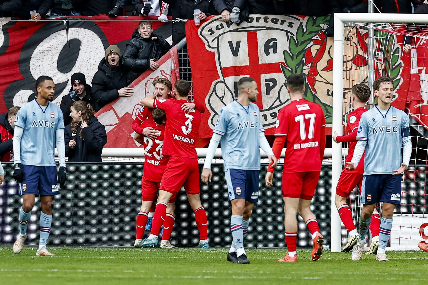 Hattrick Steijn en zes goals: FC Twente kent heerlijke start van 2025