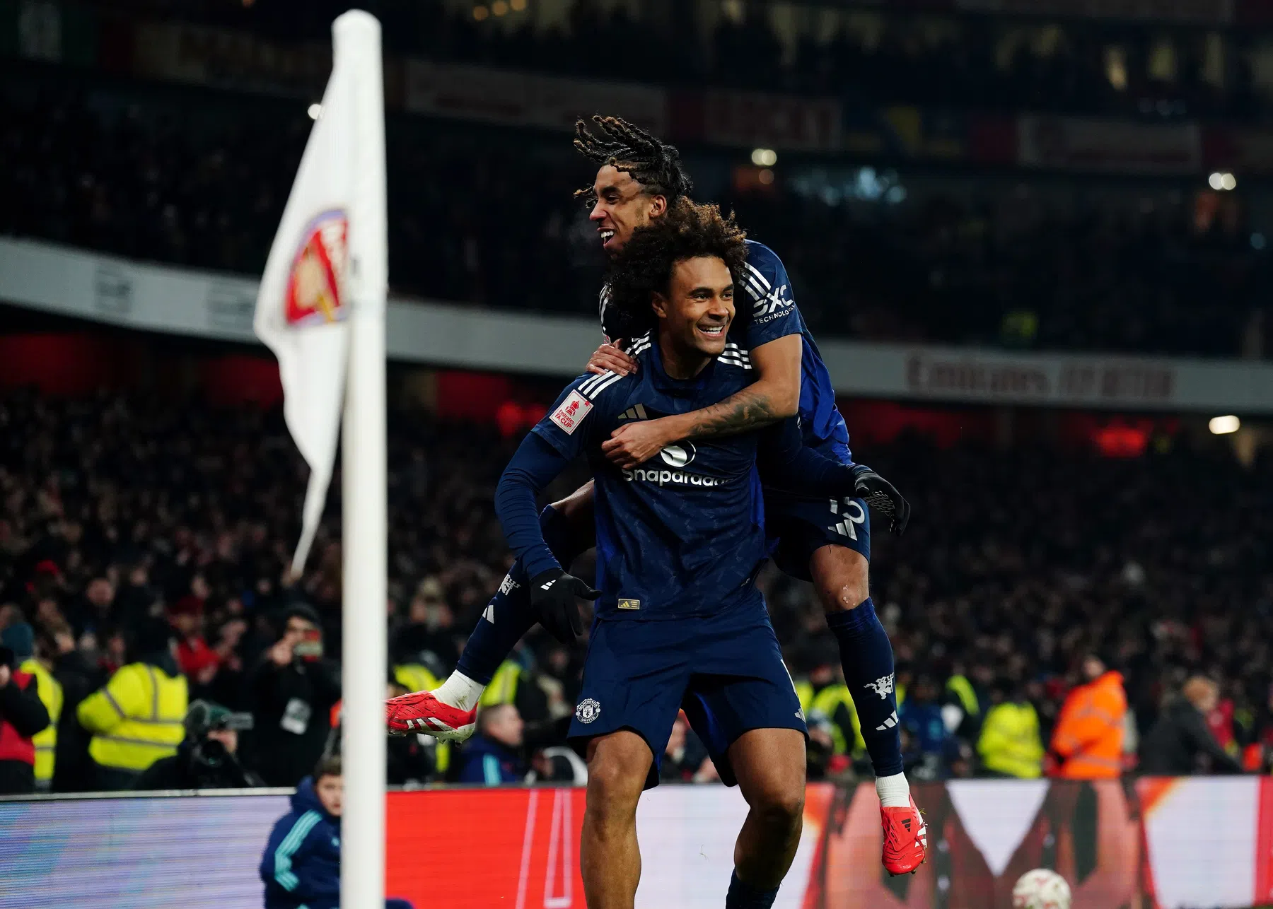 Engelse media zoomen in op Zirkzee: 'Het moest gewoon zo zijn'