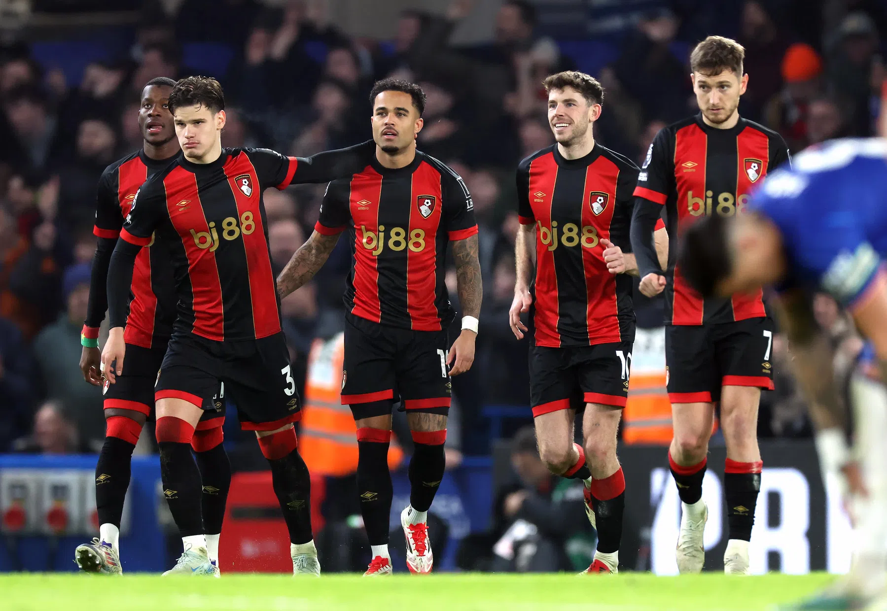 Man City geeft het opnieuw weg, Kluivert doet Chelsea pijn