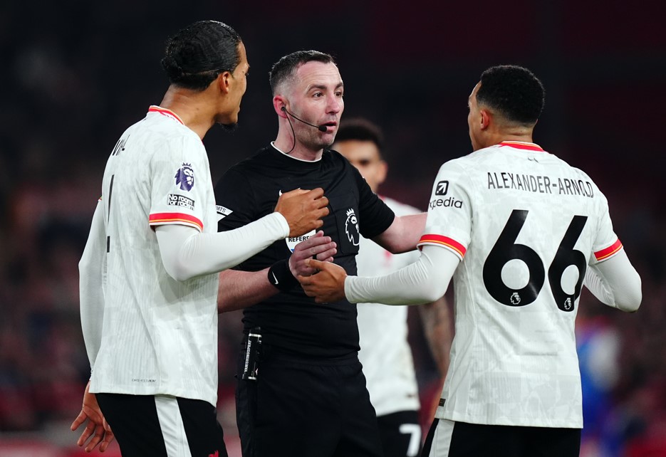 Gouden greep Slot beperkt schade voor Liverpool bij Forest