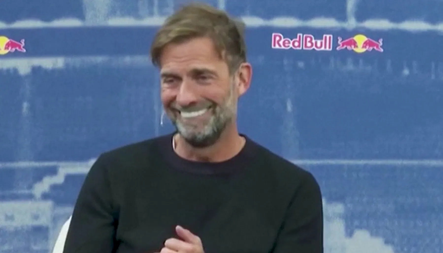 Klopp appt nog met Slot: 'Blij dat ik die vragen niet hoef te beantwoorden'