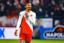 Thumbnail for article: AZ houdt Haller wél van scoren af bij eerste basisplaats sinds rentree