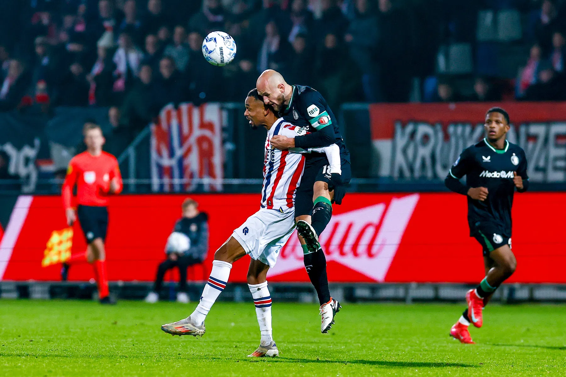 Feyenoord morst ook in Tilburg en laat na gouden zaken te doen