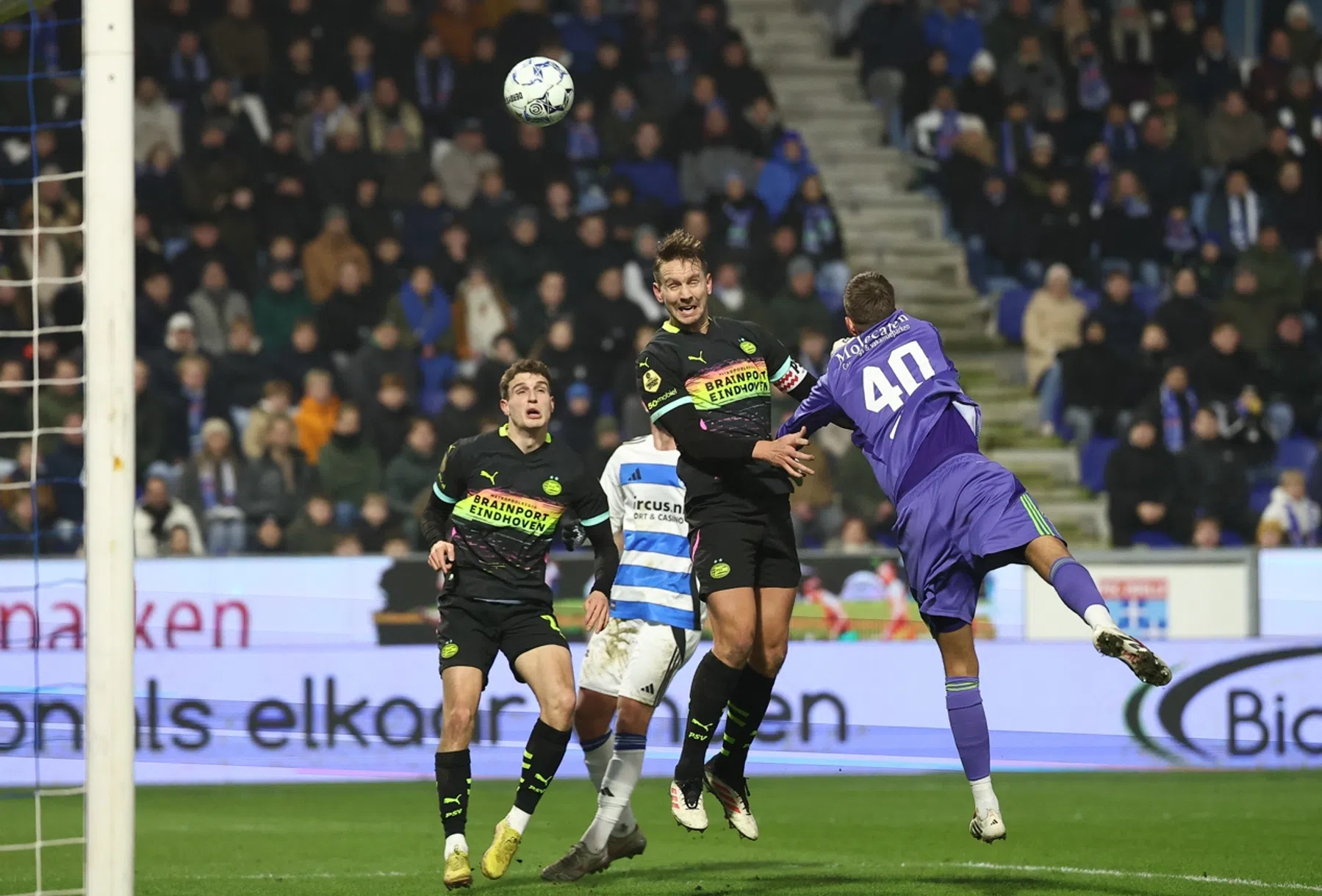 Luuk de Jong legt vinger op de zere plek na verlies: 'Niet gek doen met elkaar'