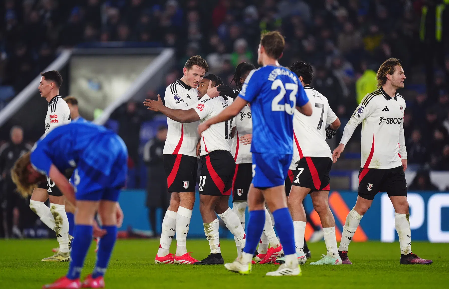 FA Cup-boost helemaal weg voor Van Nistelrooij en Leicester