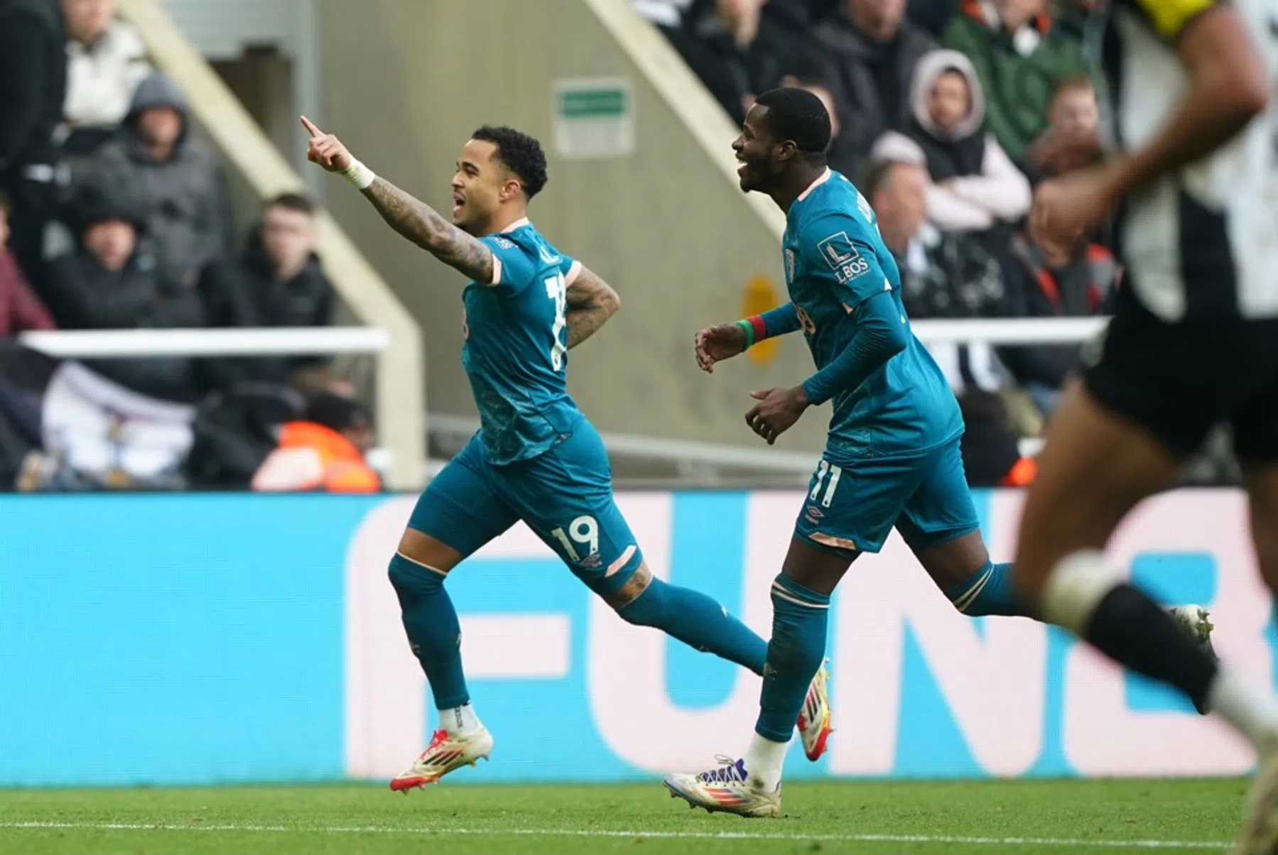 Bescheiden Kluivert in rijtje met giganten na nieuwe hattrick
