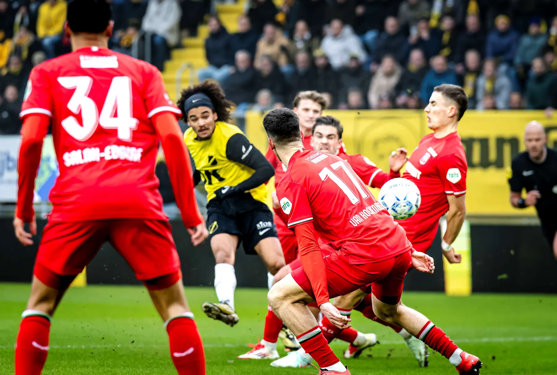 Groeiende frustraties bij FC Twente: 'Het gaat ook om je poot erin zetten'