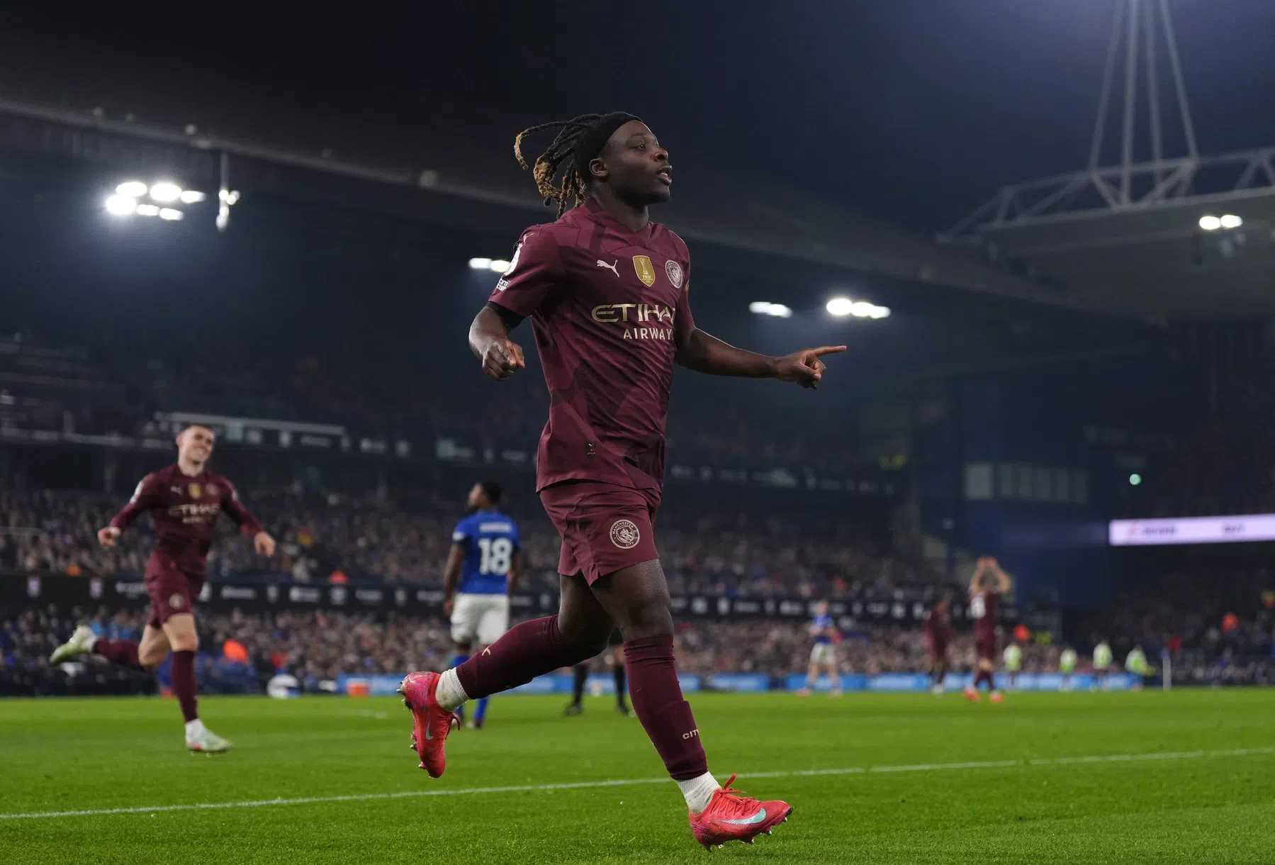 Manchester City dendert als vanouds naar grote zege