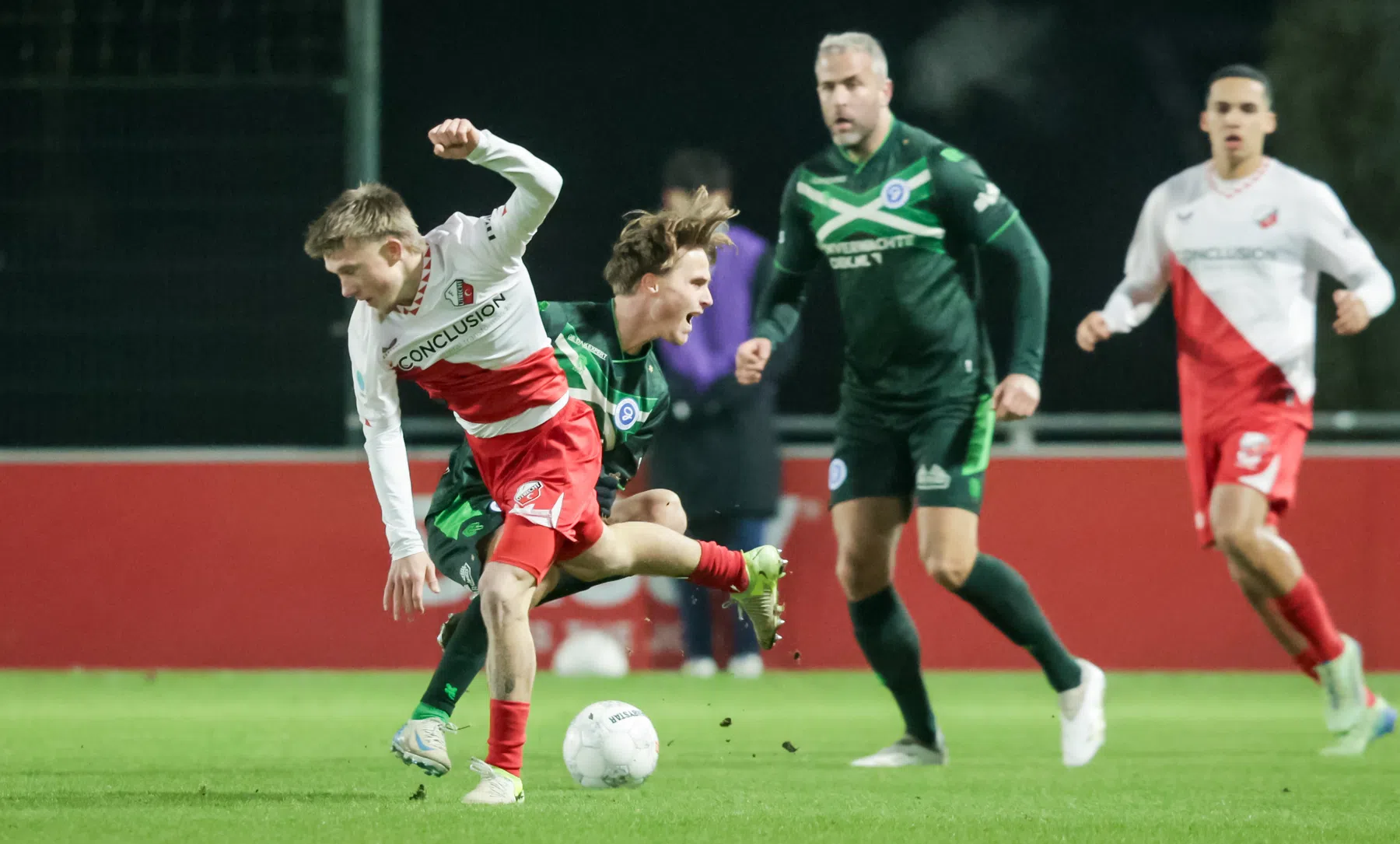 Nieuwe domper De Graafschap, Cambuur naar derde plek en hattrick Rijkhoff