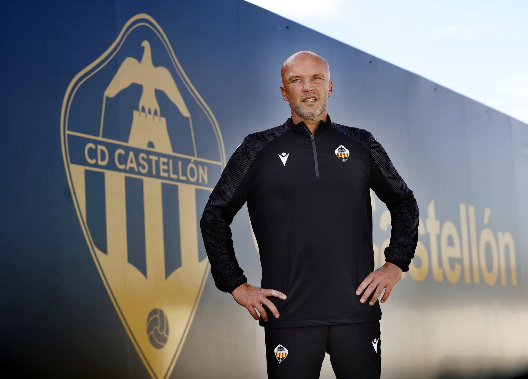 Castellón neemt afscheid van Dick Schreuder en schuift assistent door