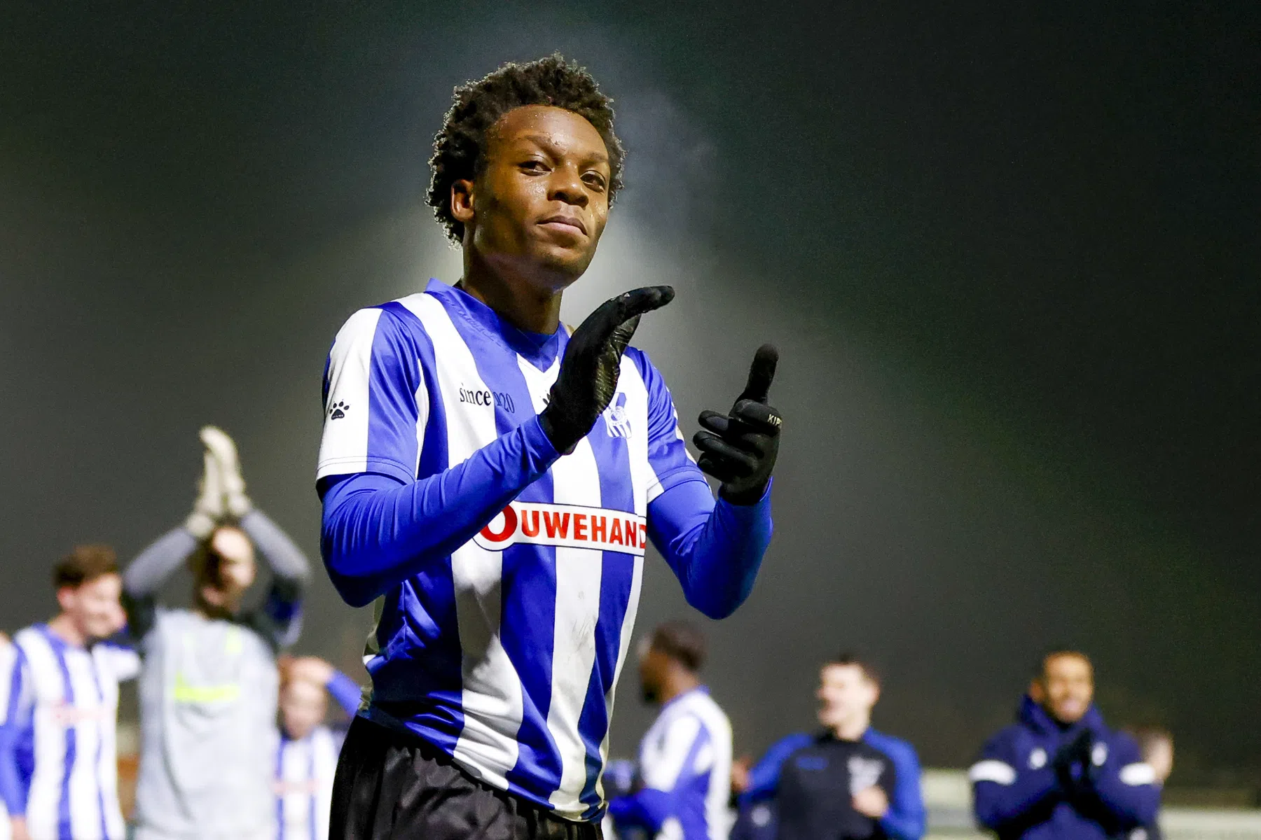 Quick Boys viert na uitschakelen van Heerenveen wéér een groot feest