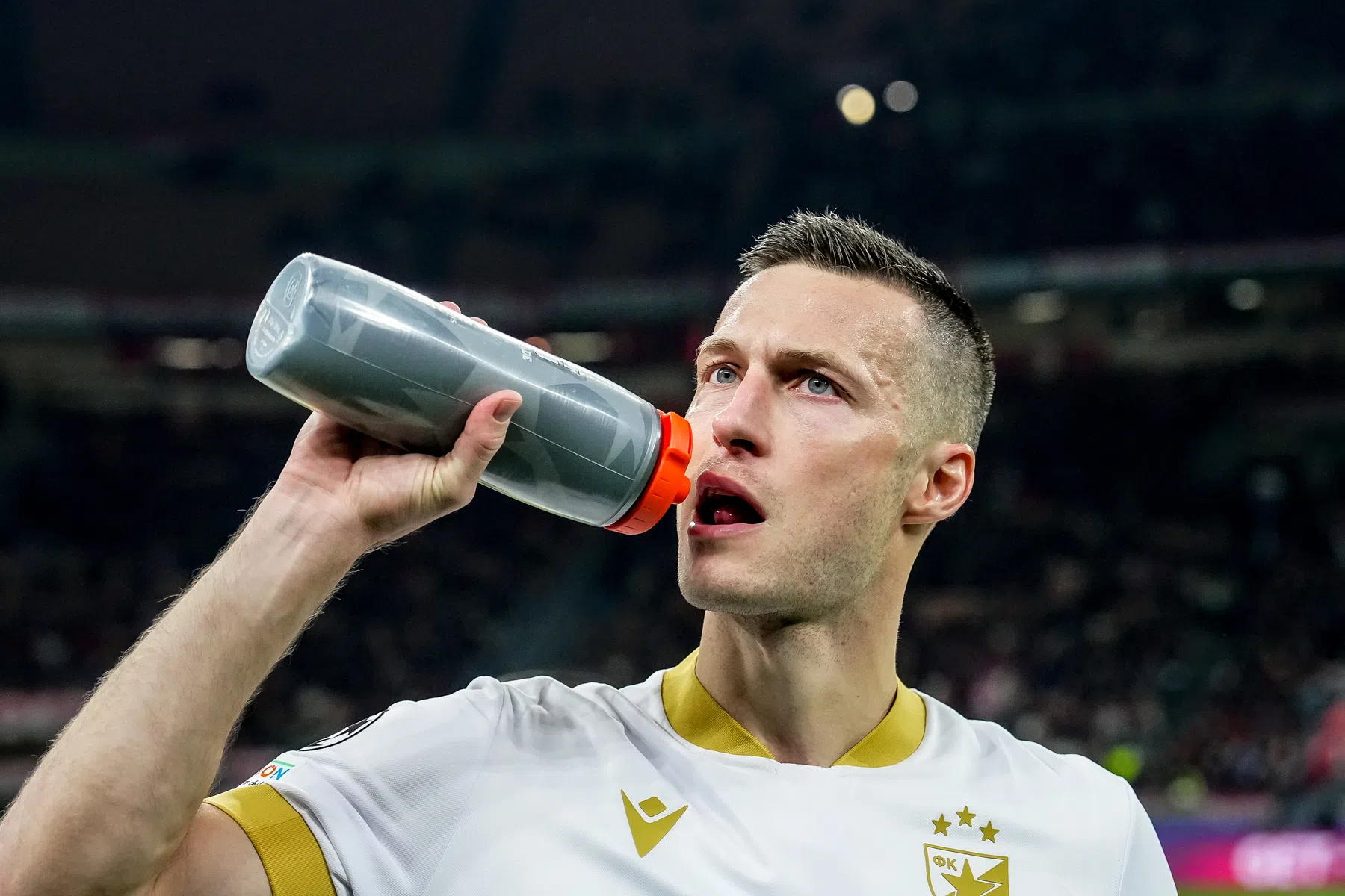'Eerste keeper Rode Ster en ex-Feyenoorder op tijd fit voor duel met PSV' 