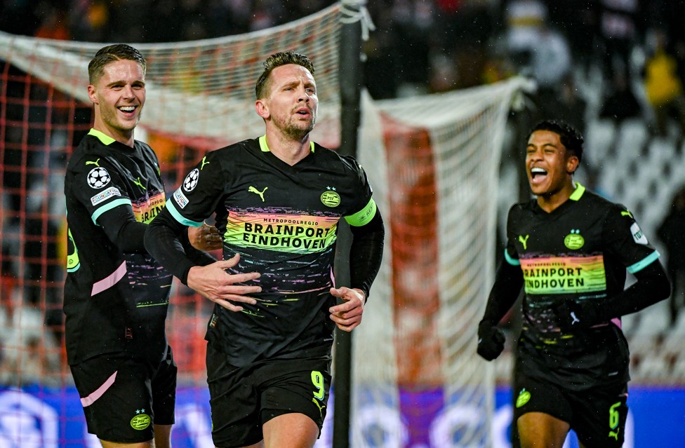 Tiental PSV houdt stand bij Rode Ster en kan tussenronde ruiken