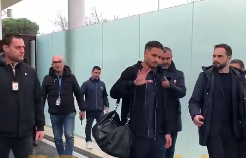 Rensch gespot op vliegveld in Rome