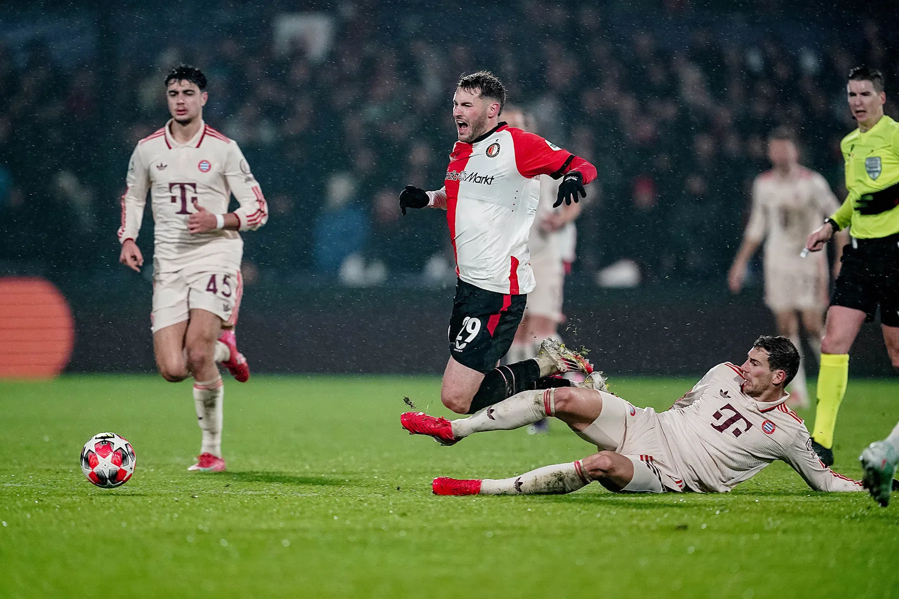 Duitse pers ziet slordig Bayern en 'bärenstarker' Bijlow