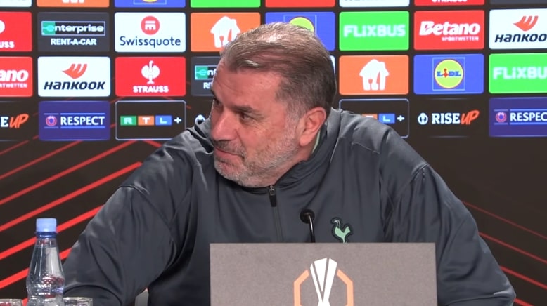 Postecoglou schrikt als vertaler begint te hoesten: 'Ook die zijn we kwijt'