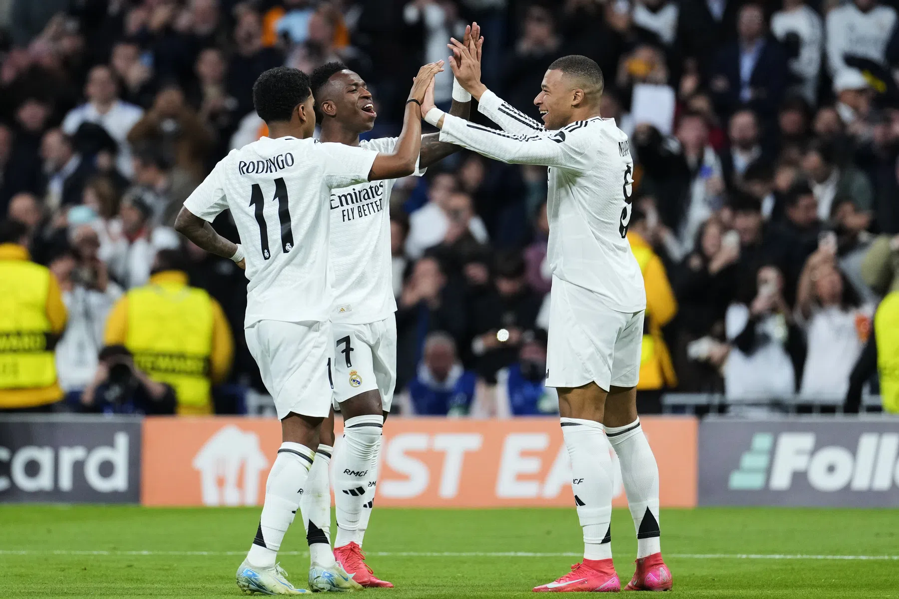 Real Madrid haalt uit en stelt tussenronde veilig, tweemaal feest in Milaan